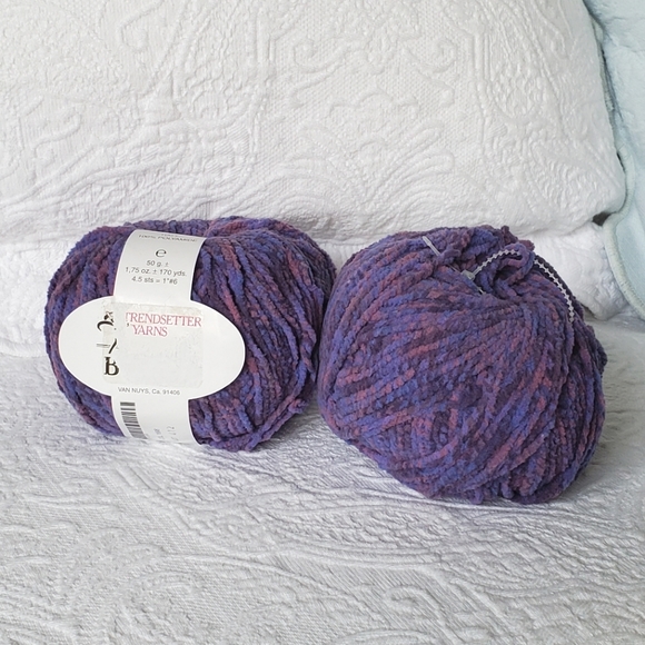 Discontinued Trendsetter Yarn - Bentley- 2 Skeins NWT - Picture 1 of 5